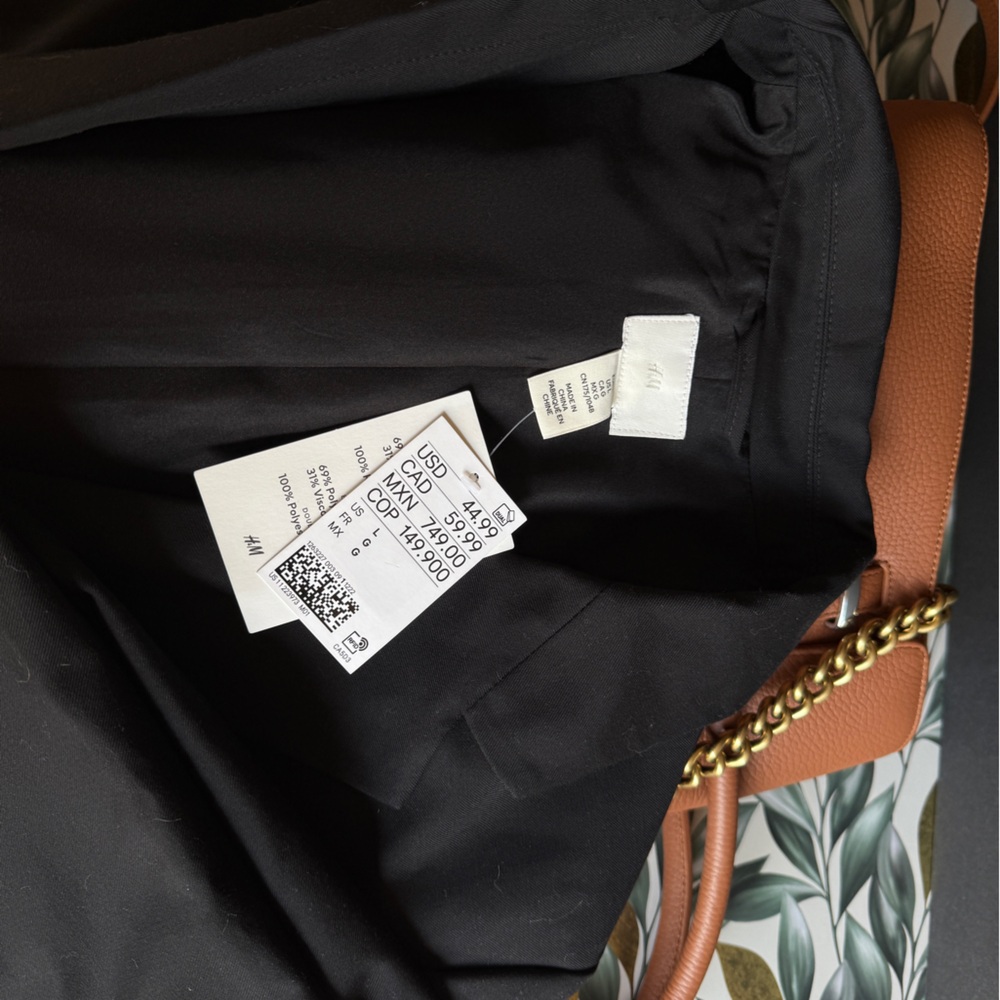 H&M Black Fitted Blazer - Size L - NWT